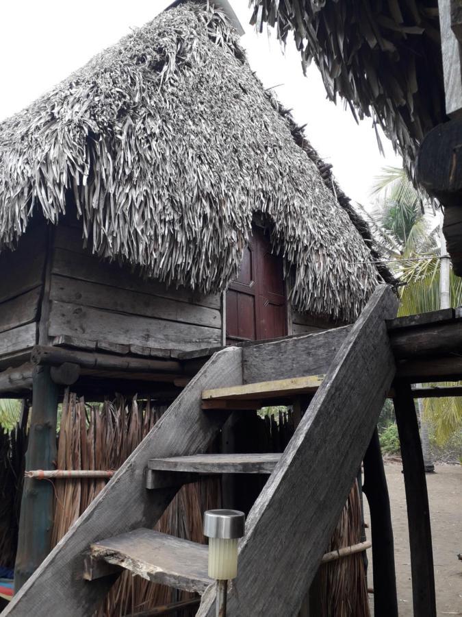 Hostal Pachamama Isla de Canas Exterior photo